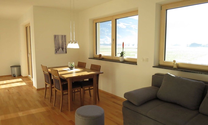 Strass im Zillertal Apartment | Beautiful apartment for 4 people with WIFI, TV and balcony