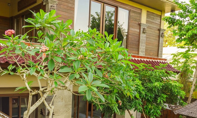 Kediri Villa | Beautiful Authentic Balinese Villa, with "homey" feeling.