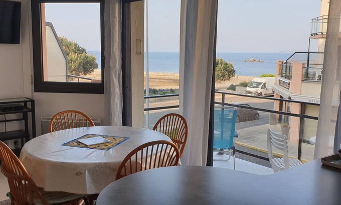 Concarneau Apartment | Beautiful Balcony Apartment with sea view in the center of Concarneau