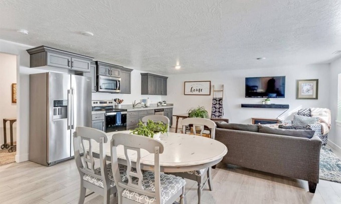 Vineyard House | Beautiful Basement Space w/Waffles & Pets Welcome!