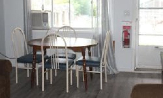 Balm Beach House | Beautiful Beach Front Resort - Family Suite I (Weekly)