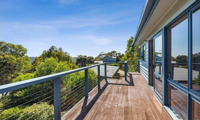 Anglesea House | BEAUTIFUL BEACH HOUSE - BRILLIANT POSITION