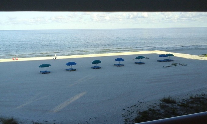 Indian Shores Condo | Beautiful beachfront couples retreat #202 - Special building reno Pricing
