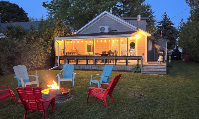 Central Huron Cottage | Beautiful beachfront cottage with hot tub, Bayfield ON