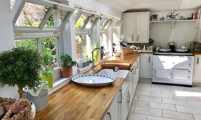 Leven House | Beautiful Beachfront Elie House