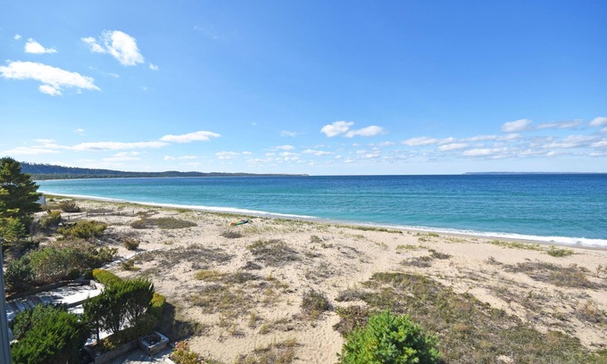 Glen Arbor Condo | Beautiful Beachfront Condo in Glen Arbor's Homestead Resort; Acc: 8.