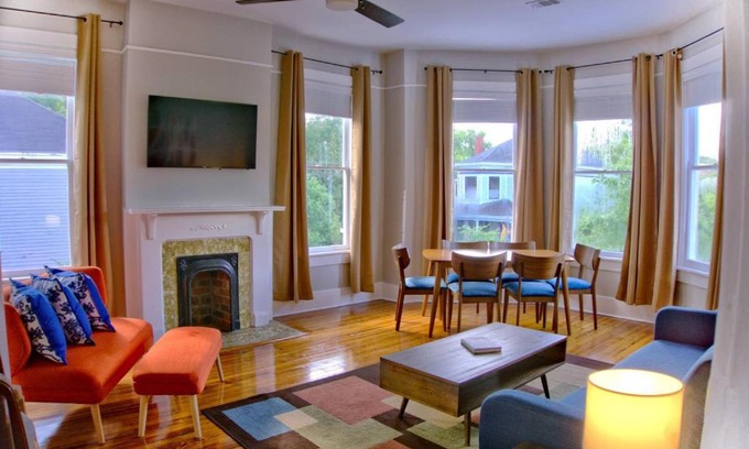 Dixon Park Apartment | Beautiful Brick 2 Bedroom Home
