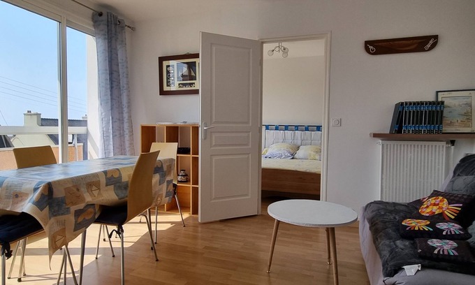 Concarneau Apartment | Beautiful, bright apartment 350m from the Sables Blancs/GR34 beach in Concarneau
