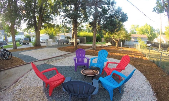 Greeley Apartment | Beautiful Bungalow Next to UNC-FREE Cruiser Bikes!