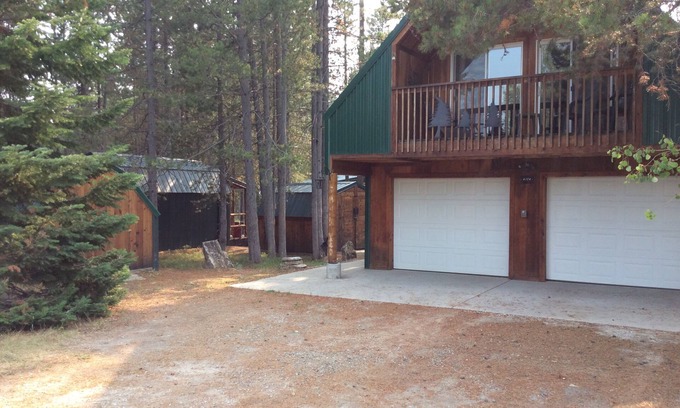Island Park Cabin | Beautiful cabin located 17 minutes from YNP! 3 cabins for one price!