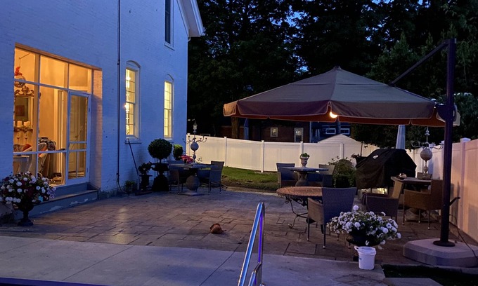 Saratoga Springs House | Beautiful carriage house-perfect for entertaining, 5 minutes to track & downtown
