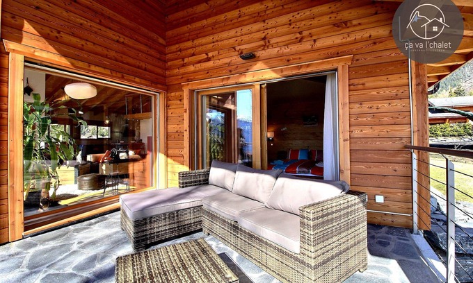 Ovronnaz Ski Chalet | Beautiful Chalet Hakuna Matata in the center of the resort