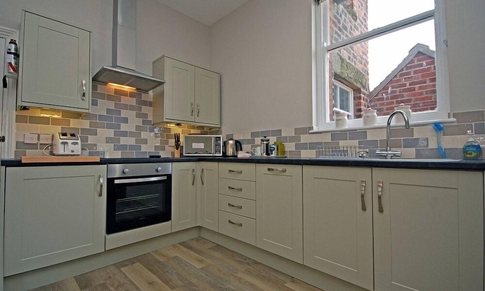 Alnmouth Cottage | Beautiful Coastal Cottage with stunning estuary views