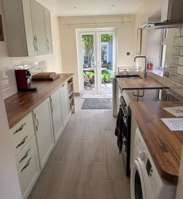 Midhurst House | Beautiful, cosy, comfortable Marden!
