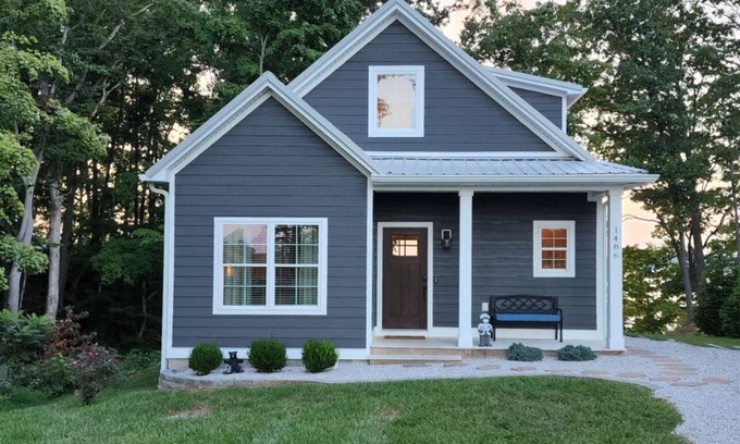 Scottsville Cottage | Beautiful cottage with AMAZING view of Barren River Lake!