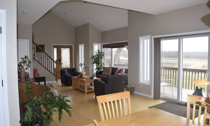 Lansing House | Beautiful country views close to Ithaca in the Finger Lakes region