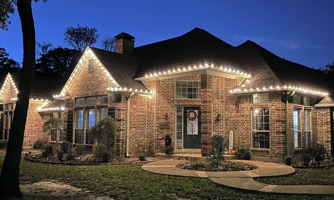 Klondike House | Beautiful Custom 4 bedroom pool home with 3 acres. Private spacious backyard.