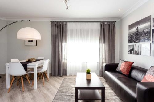 Collblanc y La Torrassa Apartment | Beautiful and Comfortable Apartment for 6 People Next to Fira de Barcelona