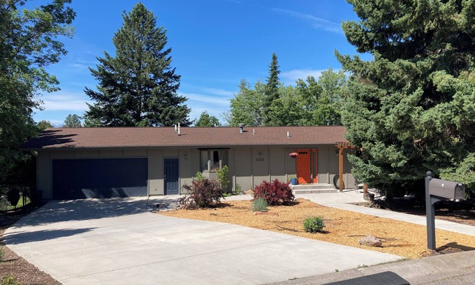 Upper Rattlesnake House | Beautiful family friendly home in the Rattlesnake with outdoor recreation nearby
