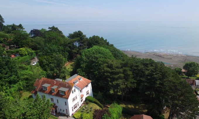 Minehead House | Beautiful family home sleeps 8- 12 perched above the sea on the edge of Exmoor.