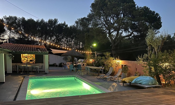 Martigues Villa | Beautiful family villa with large poolhouse in the ''provencal venice''.