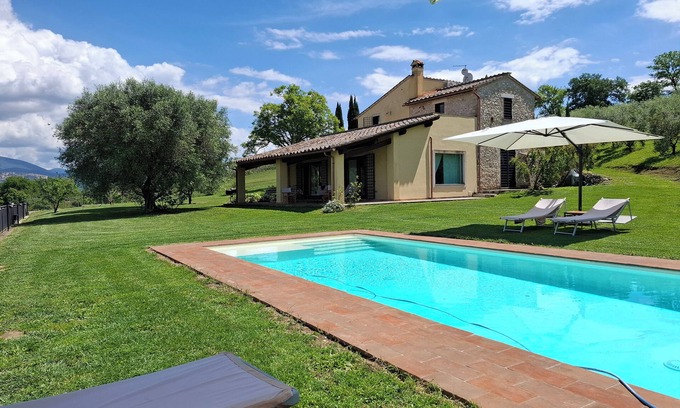Calvi di Umbria Villa | Beautiful farmhouse with pool in Calvi dell'Umbria 30 min. from Rome