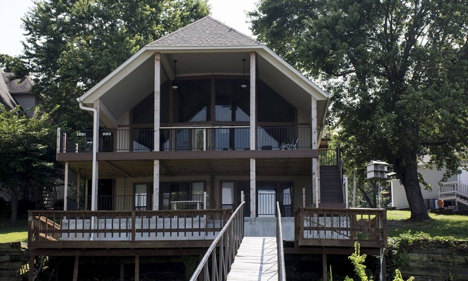 Tia Juana House | Beautiful Five Bedroom Home with a "Grand View" of the Lake