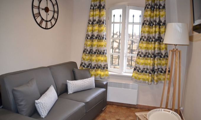 Antibes Old Town Apartment | Beautiful flat in the historical center of Antibes, between Nice and Cannes