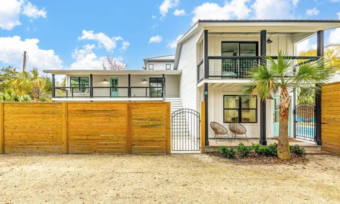 Saint Simons Island Apartment | *Beautiful* Folly Flats Just STEPS from the BEACH!