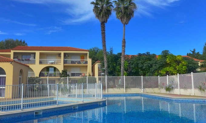 Les Hauts de Canet Apartment | Beautiful apartment for 4 people with pool, A/C, WIFI, TV, terrace and pets allowed
