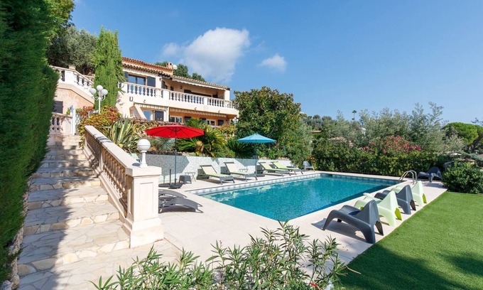 Les Termes House | Beautiful villa with heated pool and sea view