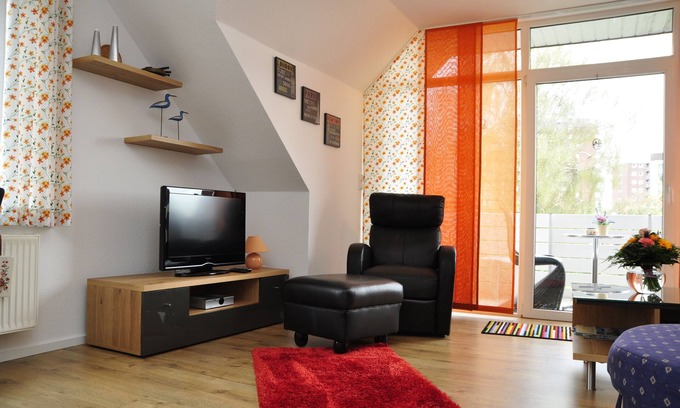 Horumersiel Apartment | Beautiful, friendly apartment, centrally located, a few minutes'