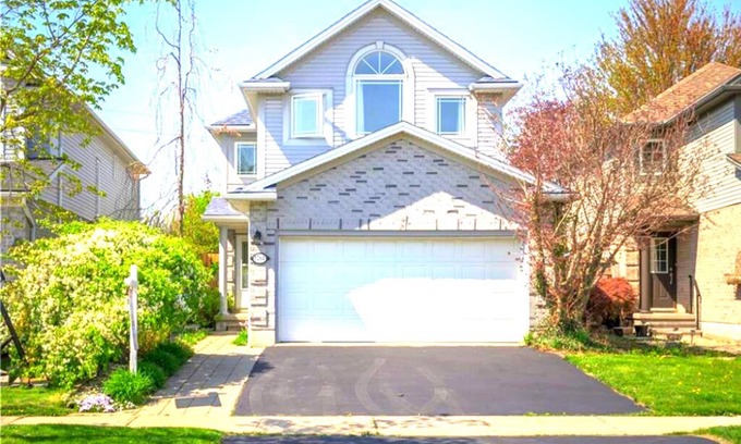 London House | Beautiful, Furnished, Clean, Well Situated House with Utilities (4Bed, 1.5Bath)