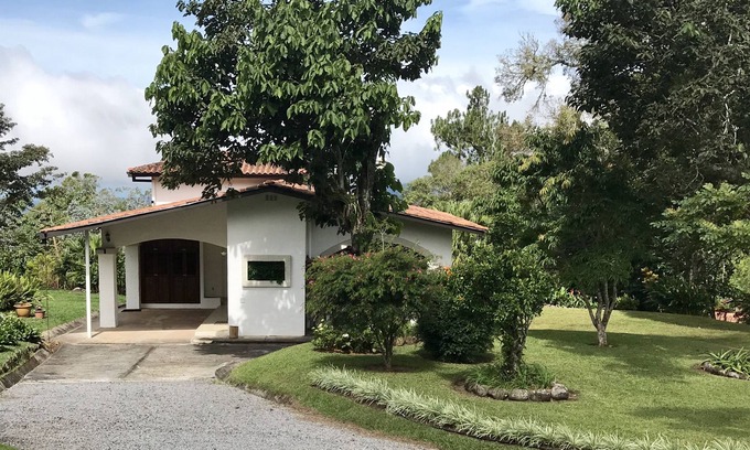 Jaramillo House | Beautiful Guest House at Jaramillo, Boquete. Little Paradise in the Mountain