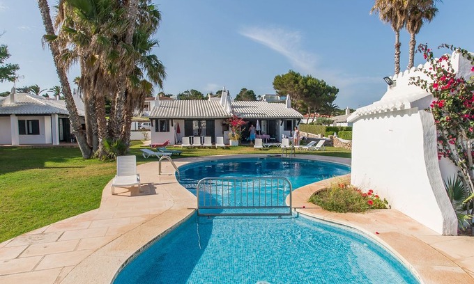 Binisafua House | Beautiful Holiday Home in Residential Complex with Pool, Wi-Fi, Terrace and Lawn; Parking Available