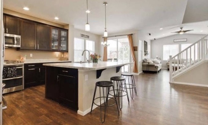Longmont House | Beautiful Home Central location in Front Range with views of Longs Peak