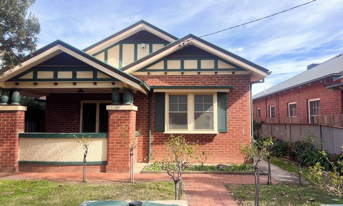 Wagga Wagga Apartment | Beautiful home in a prime location!
