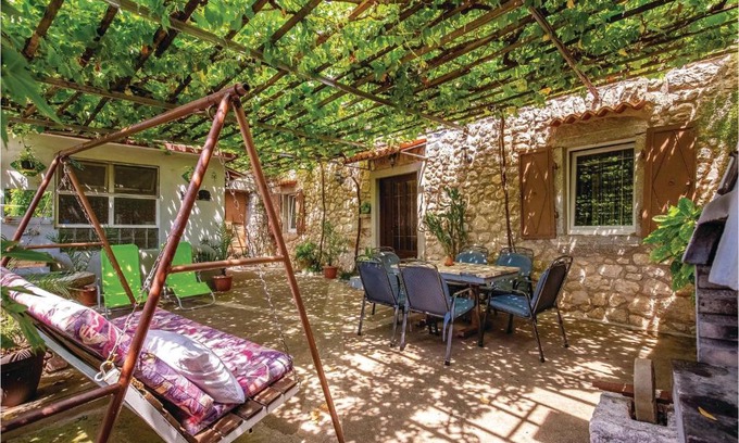 Bribir House | Beautiful home in Bribir with 3 Bedrooms, WiFi and Jacuzzi