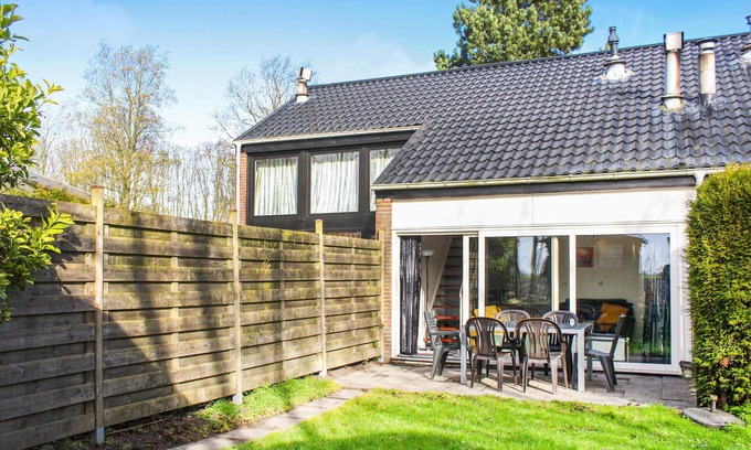 Bruinisse House | Beautiful home in Bruinisse with WiFi