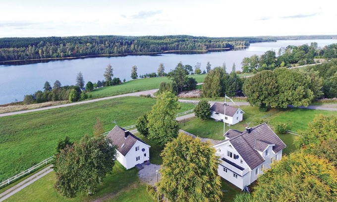 Tomten House | Beautiful home in Dalum with kitchen