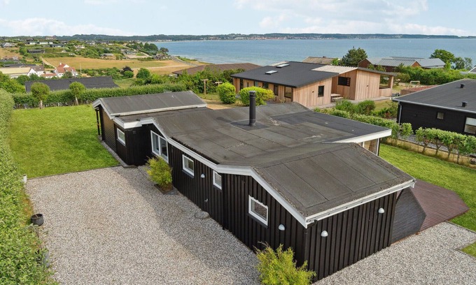 Handrup Strand House | Beautiful home in Ebeltoft with kitchen
