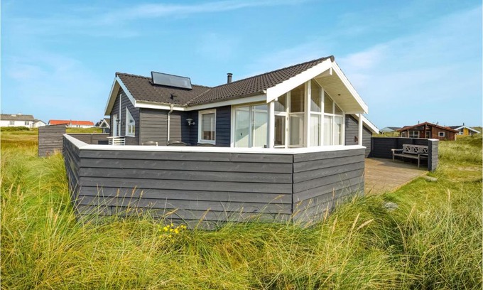 Lild Strand House | Beautiful Home In Frstrup With Wifi