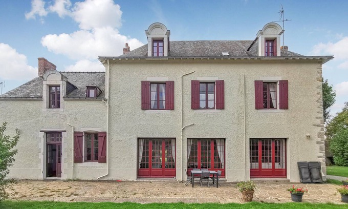 Guerande House | Beautiful home in Guerande with WiFi