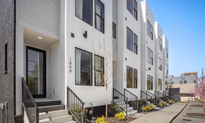 Hillsboro Village Condo | Beautiful Home in the Middle of Vanderbilt, Belmont & Music Row