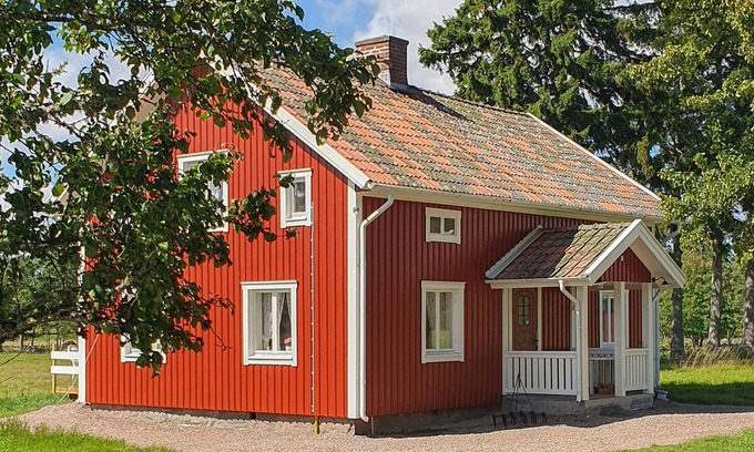 Larv House | Beautiful home in Vedum with kitchen