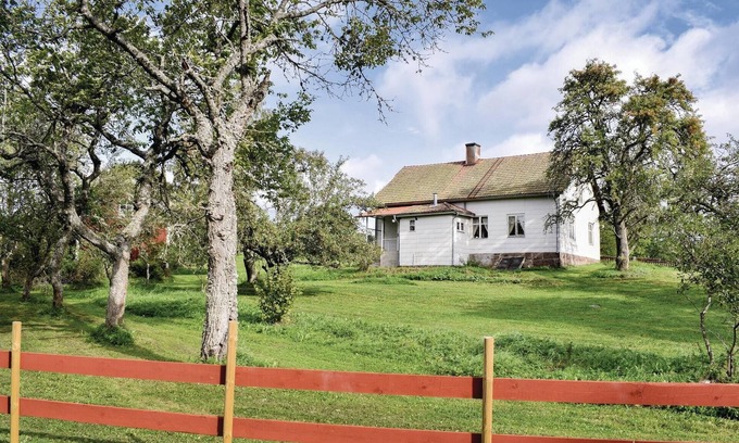 Vimmerby House | Beautiful home in Vimmerby with kitchen