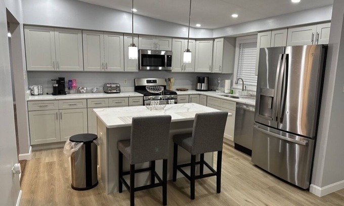 Worcester House | Beautiful home minutes to shopping center, mall and College of Holy Cross.
