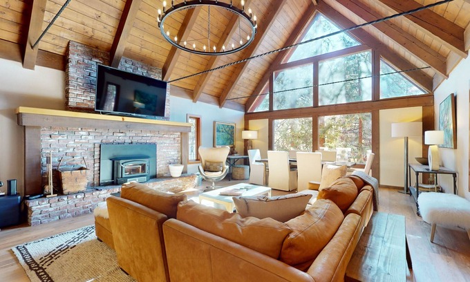 Round Hill Village House | Beautiful home near the lake & slopes with private hot tub, pool table, & WiFi