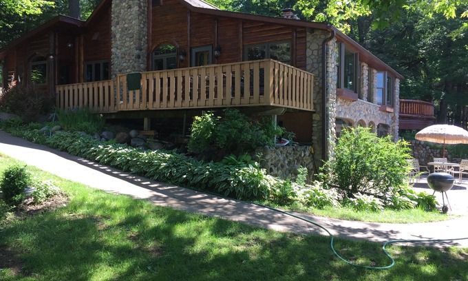 Lake Tomahawk House | Beautiful Home on Lake Tomahawk. Weekly rental.