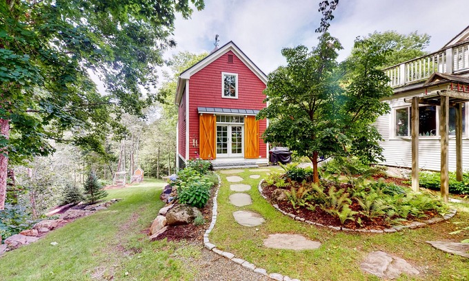 Camden House | Beautiful home right in town with private hot tub, firepit & lovely grounds